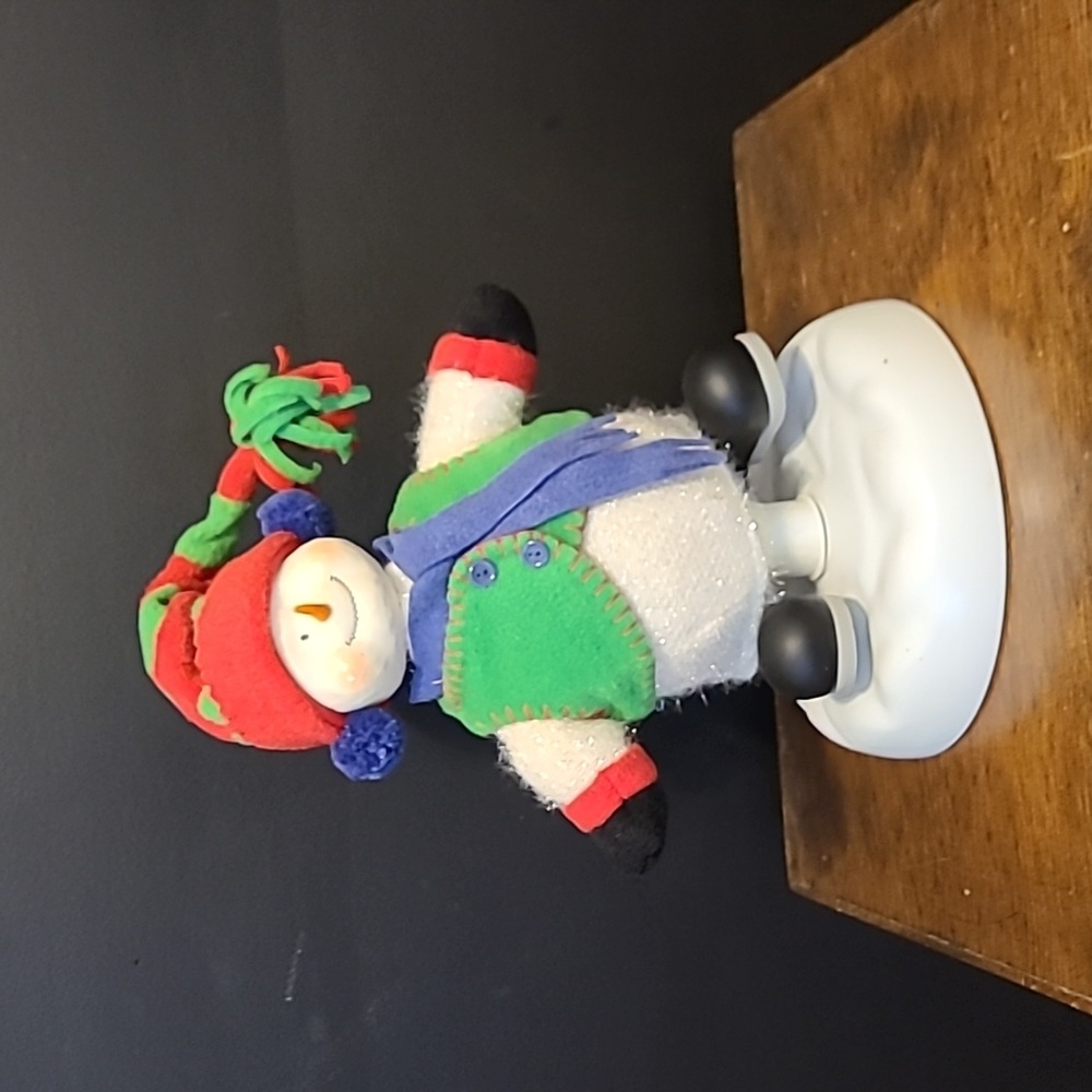 Willie winter dancing snowman